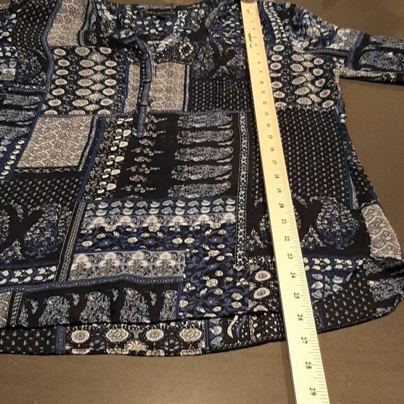 Sara Michelle Blue and White Flowy Sheer Top - Picture 6 of 9